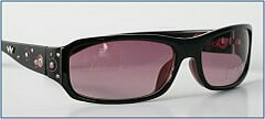 Schwarze Sonnenbrille mit Swarovski Elements Schwarze Sonnenbrille mit Swarovski Elements