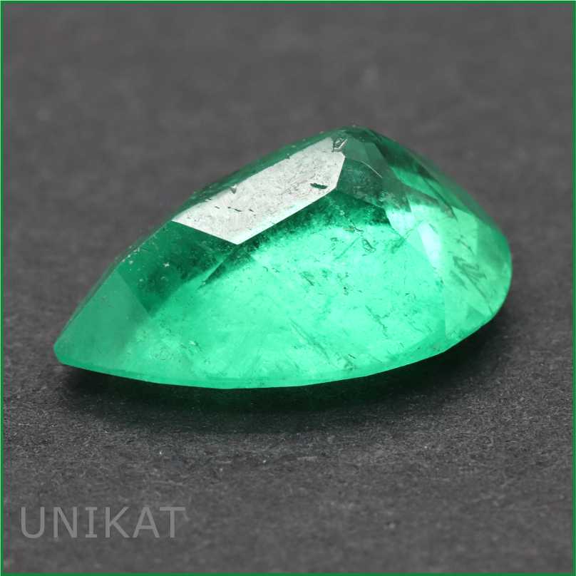 Smaragd Schmuckstein Tropfenform 3,60 ct. UNIKAT